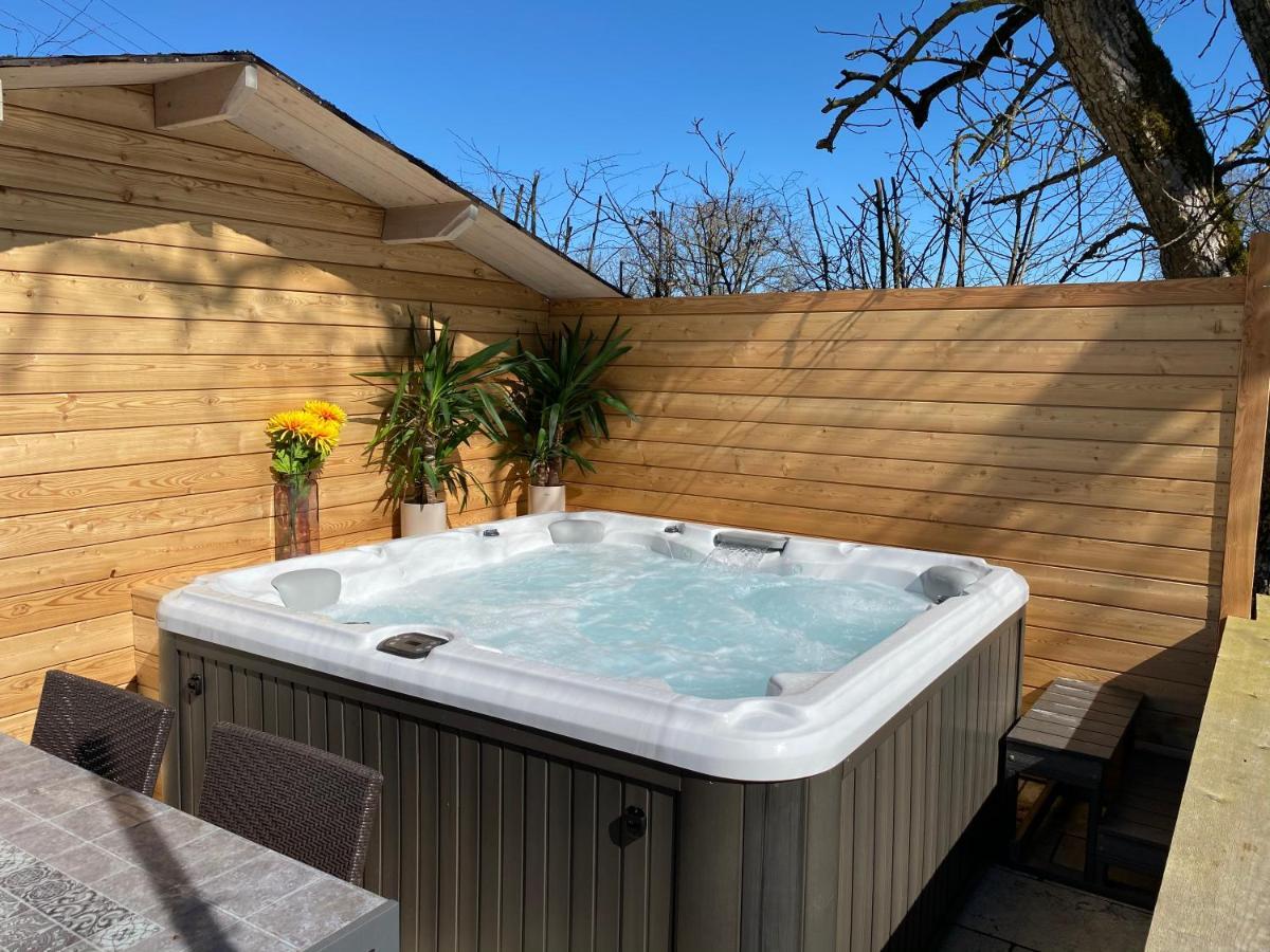 Alpenblick Nahe Muenchen Mit Outdoor Whirlpool - 21 Min Von Muenchen Mit Zug Assling エクステリア 写真